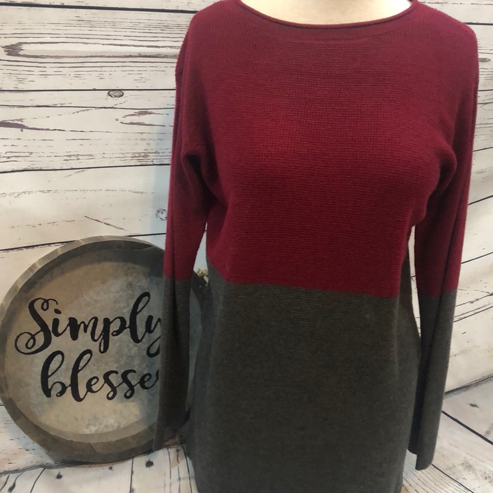 Vince Camuto Women’s Maroon Slitted Long sleeve